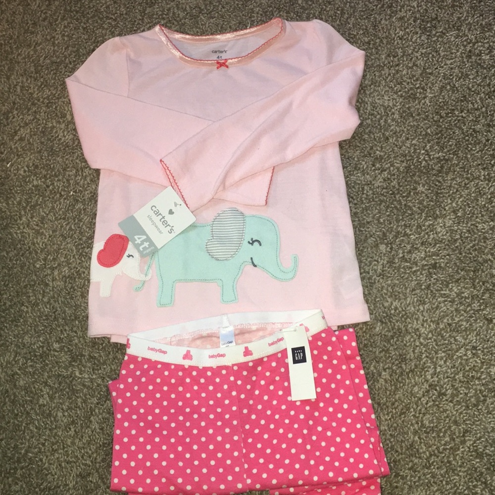 Carter/baby gap sleep set